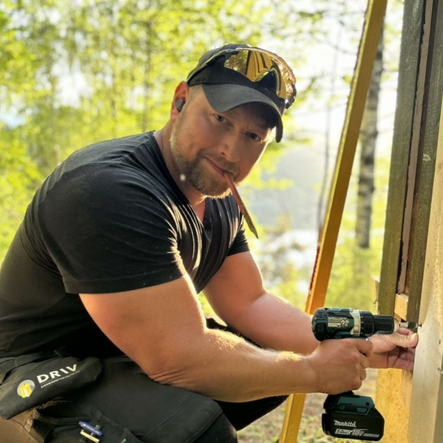 Driv Eiendomsforvaltning AS logo på hvit bakgrunn