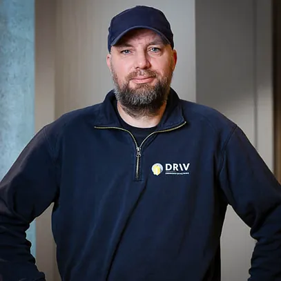 Driv Eiendomsforvaltning AS logo på hvit bakgrunn